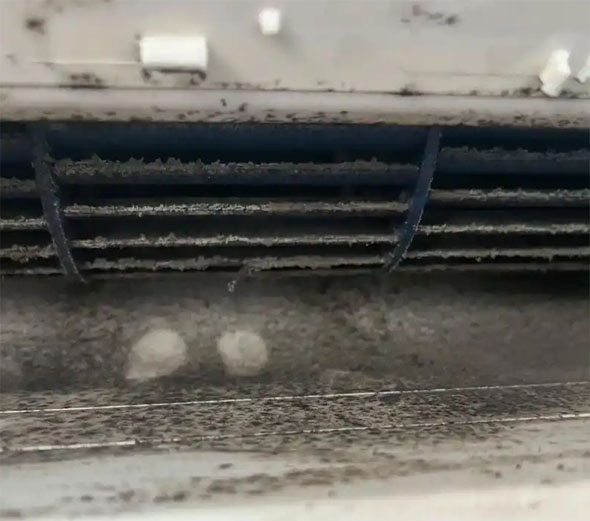 朝阳空调吹的风有股烧焦味是怎么回事